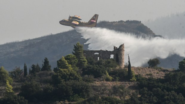 Έρπουσα φωτιά σε δασική έκταση στο Παρανέστι - Επιχειρούν εναέρια
