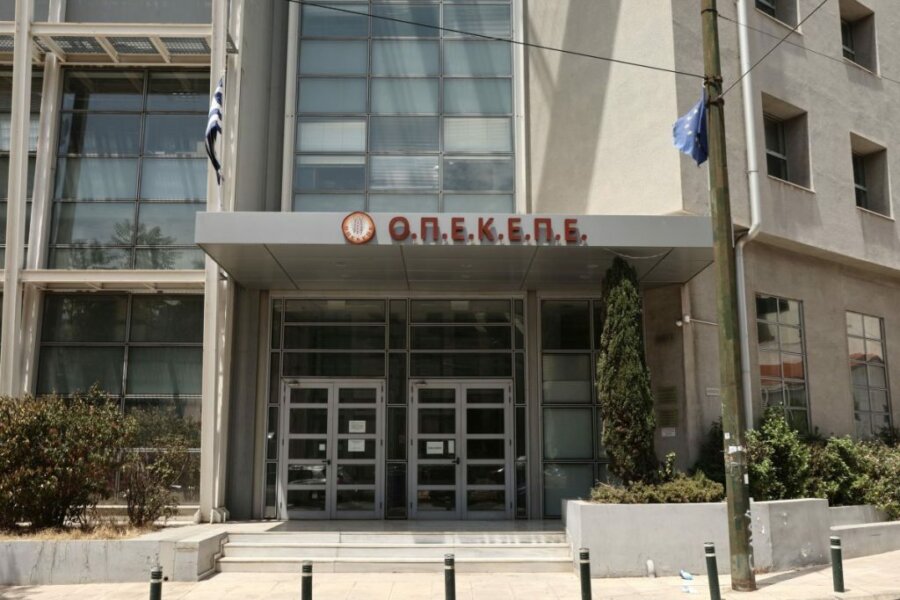 Το σκάνδαλο, το «παιχνίδι» των δεσμεύσεων και τα ερωτήματα