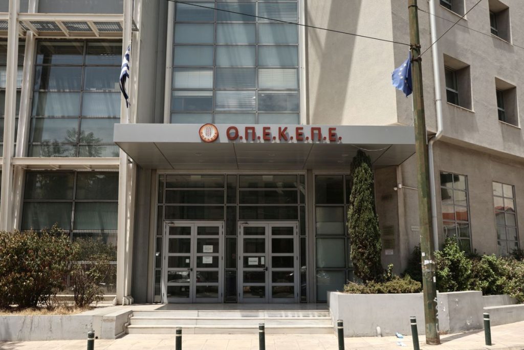 Το σκάνδαλο, το «παιχνίδι» των δεσμεύσεων και τα ερωτήματα