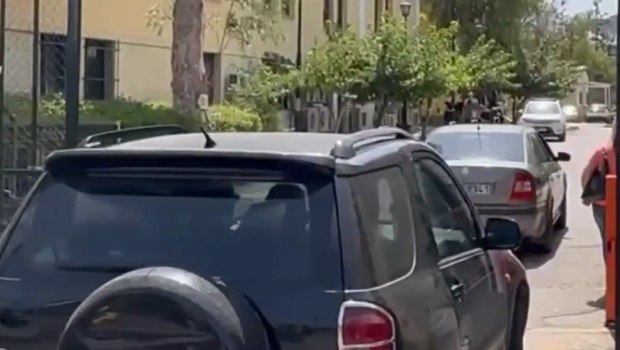 Γυναικοκτονία στο Χαλάνδρι: Στον ανακριτή ο 28χρονος δολοφόνος της 47χρονης