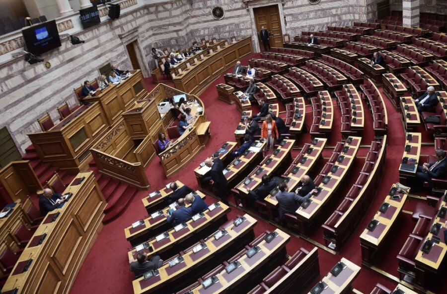 Νέος Κανονισμός: Πότε και πως θα κλείνουν τα μικρόφωνα στη Βουλή