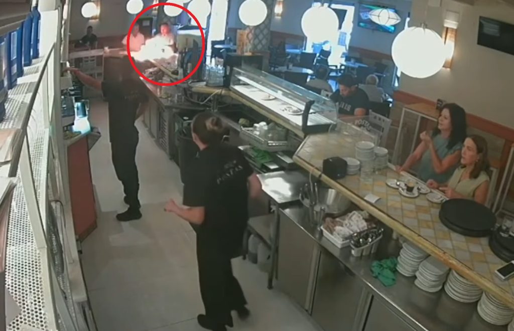 Έβαλε φωτιά σε κατάστημα εστίασης στη Σεβίλλη επειδή δεν είχε… μαγιονέζα (video)