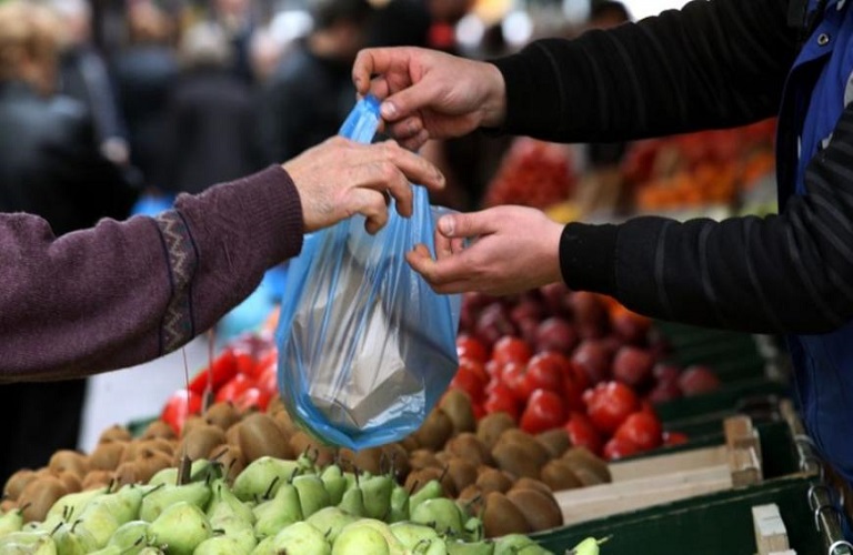 Λαϊκές αγορές: Γιατί οι Ελληνες τις αγαπούν –  Τι θα γίνει με το απογευματινό ωράριο