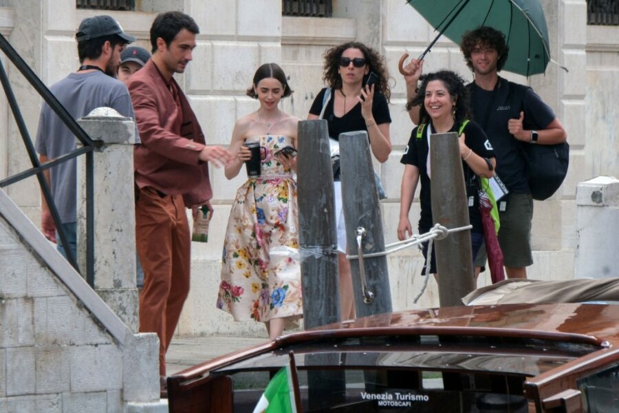 Emily in Paris: Πέθανε o Diego Borella βοηθός σκηνοθέτη της σειράς στο γύρισμα του τελευταίου επεισοδίου
