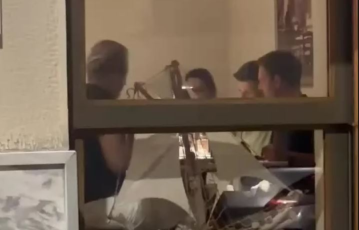 Δείπνο Κασσελάκη με αξιωματούχο του ΟΗΕ για τη Γάζα
