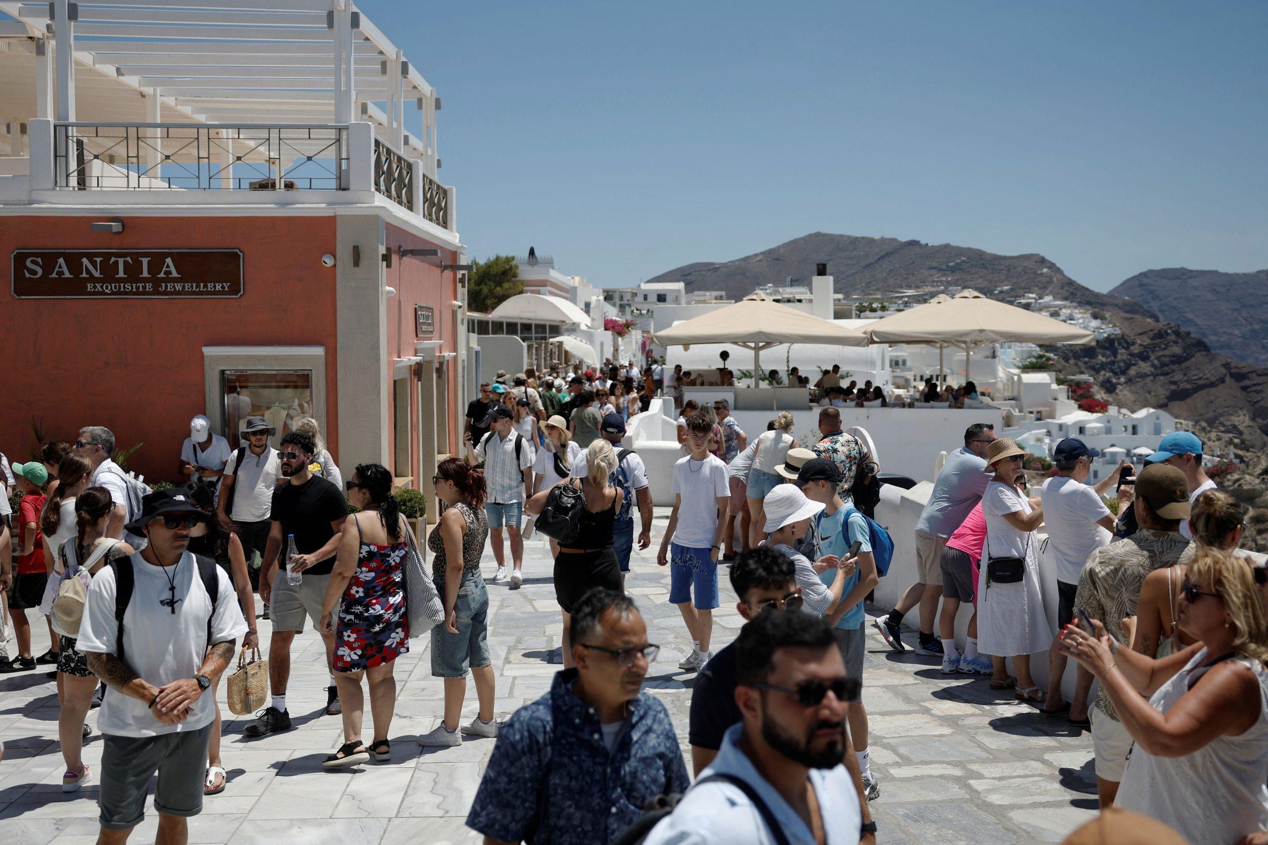 Ελληνική οικονομία: Από την τσέπη του τουρίστα στα… ταμεία