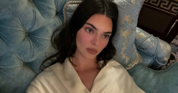 Το αγαπημένο lip combo της Kendall Jenner είναι σούπερ οικονομικό