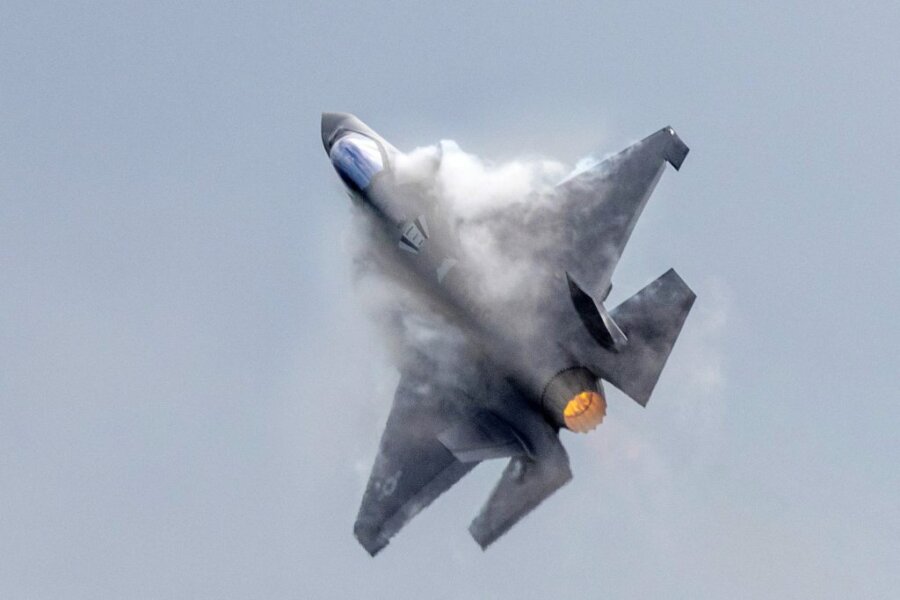 Συντριβή μαχητικού F-35 στην Αλάσκα: Ο πιλότος είχε 50λεπτη συνομιλία με τους μηχανικούς πριν εκτιναχθεί