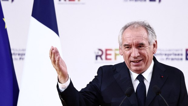 Γαλλία: Έξαλλη η αντιπολίτευση με τον Μπαϊρού - «Δεν συνομίλησα με κανέναν, επειδή όλοι εκτός εμένα έκαναν διακοπές»