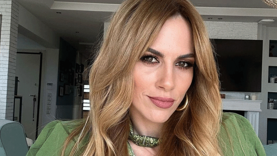 Ντορέττα Παπαδημητρίου: Οι αποκαλυπτικές φωτογραφίες με μαγιό από τις καλοκαιρινές διακοπές
