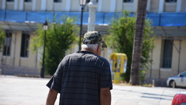 Σέρρες: Εξαπάτησαν ηλικιωμένο - Συνελήφθησαν τρία άτομα, αναζητείται μία γυναίκα
