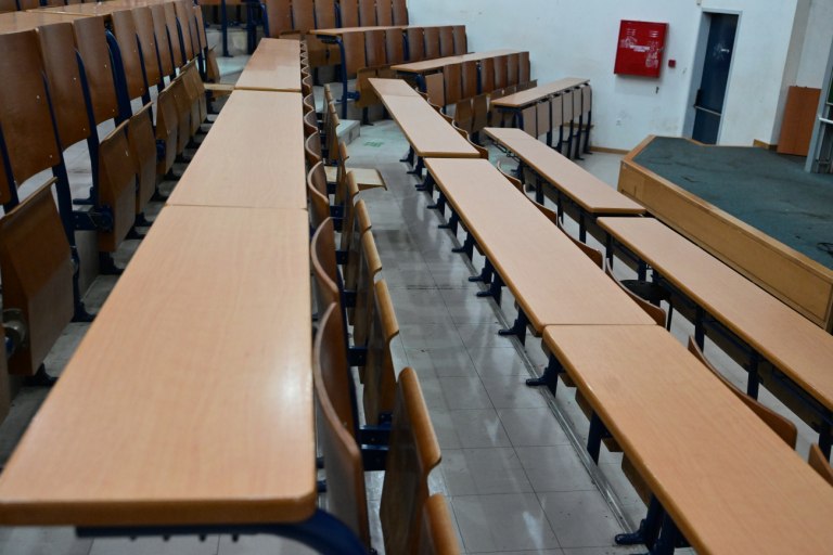 Ζαχαριάδης: Ο Μητσοτάκης το 2019 κατήργησε τη δημόσια Νομική Πάτρας - Με τα ιδιωτικά ιδρύονται 3 νομικές