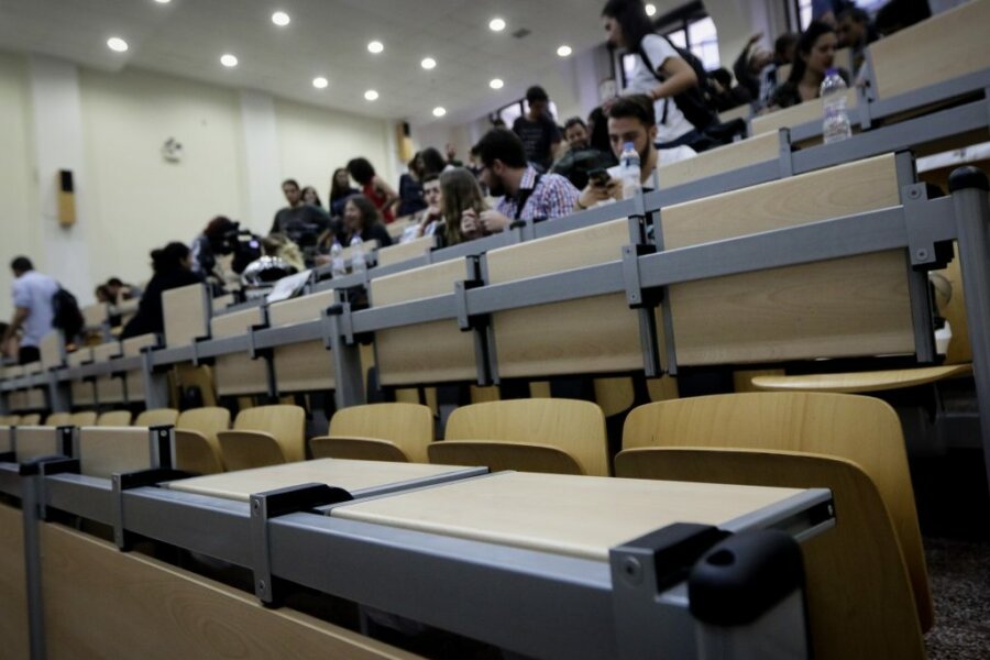 Το πανεπιστήμιο Keele, ο πρύτανης Ζώρας και η «περιστρεφόμενη πόρτα»