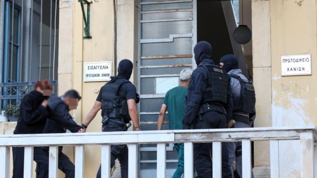Αποκάλυψη - «Εξυπηρετήσεις έκανα, όχι εκβιασμούς» λέει ο αρχηγός της κρητικής μαφίας - Εξετάζεται η εμπλοκή δικαστικών