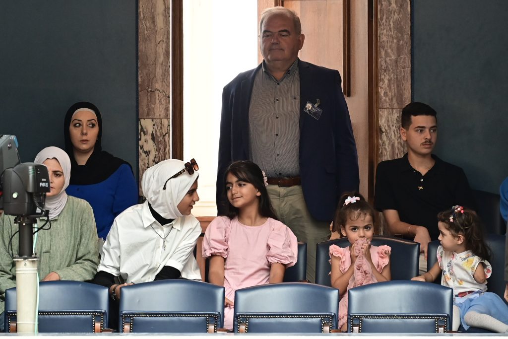 Βουλή: Θερμό καλωσόρισμα παιδιών από τη Γάζα που φιλοξενούνται σε ελληνικές δομές υγείας