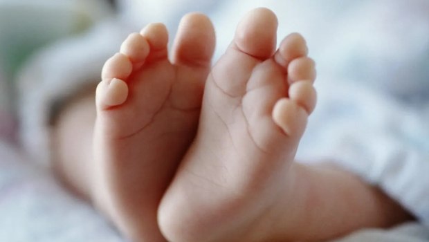 Βρέφος βρέθηκε παρατημένο σε καρότσι σούπερ μάρκετ στην Ακρόπολη