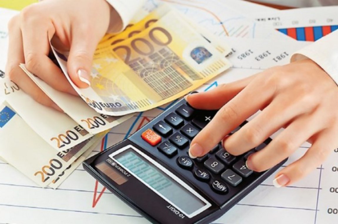ΑΑΔΕ: Στο «ράφι» ληξιπρόθεσμα χρέη 10 δισ. ευρώ έως το τέλος του έτους