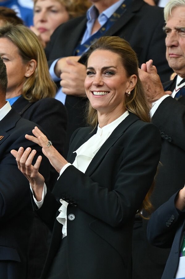 Kate Middleton: Επιστροφή στα καστανά μαλλιά