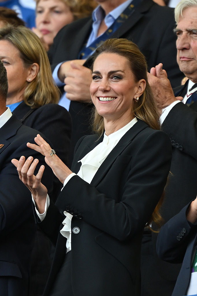Kate Middleton: Επιστροφή στα καστανά μαλλιά