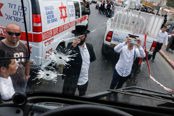 Ιερουσαλήμ: Έξι νεκροί από την ένοπλη επίθεση σε σταθμό λεωφορείων - Στον τόπο της τραγωδίας ο Νετανιάχου