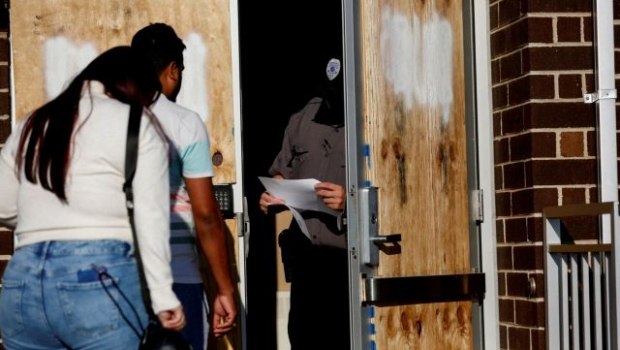 Σικάγο: Η κυβέρνηση Τραμπ ανακοινώνει αστυνομική επιχείρηση κατά της παράνομης μετανάστευσης