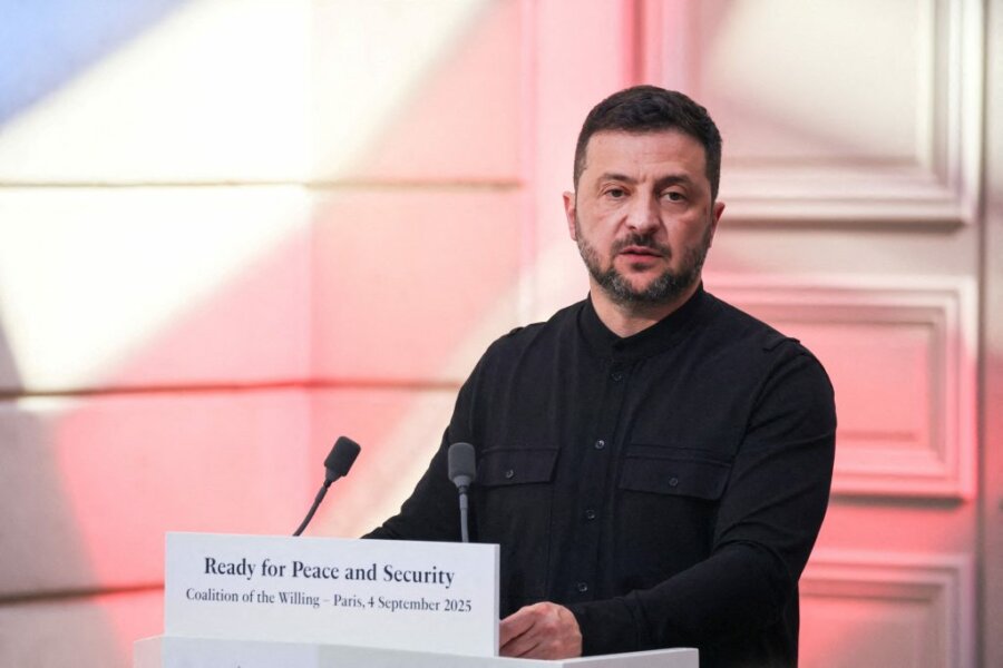 Ζελένσκι: Περισσότεροι από 20 νεκροί από ρωσικό πλήγμα σε χωριό του Ντονέτσκ