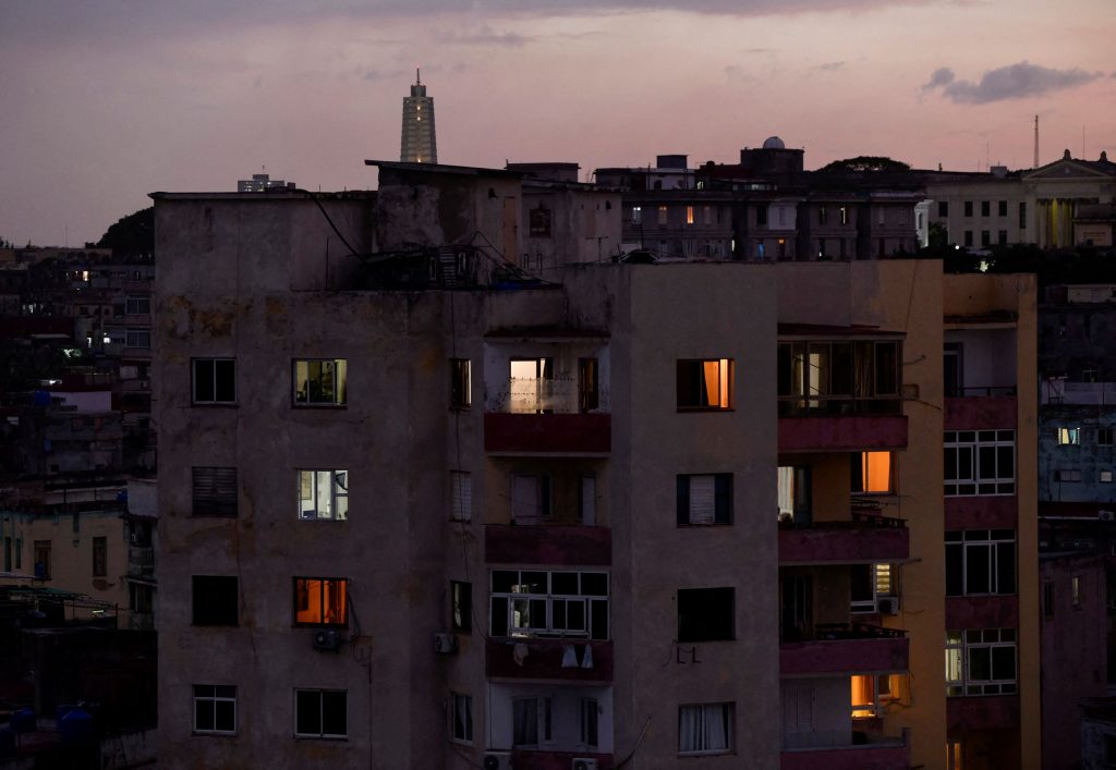Κούβα: Συνεχίζεται το μπαράζ των γενικών μπλακ-άουτ στην ηλεκτροδότηση – Αντιμέτωπη με σοβαρή ενεργειακή κρίση η χώρα