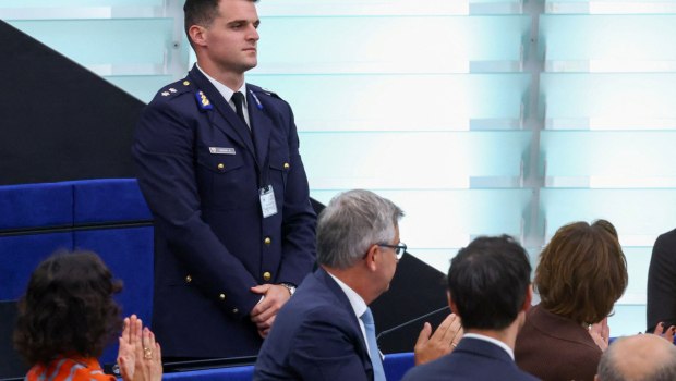 Η φον ντερ Λάιεν τίμησε τους έλληνες πυροσβέστες - Πώς έσωσαν ένα χωριό στην Ισπανία