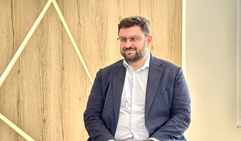 OT FORUM - Ζαχαριάδης: Η κυβέρνηση είναι ανίκανη, αποτυχημένη, διεφθαρμένη - Να σκεφτούμε με όρους υπέρβασης και ενότητας