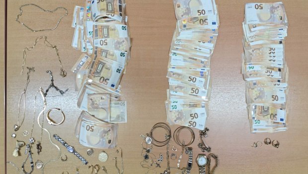 Κεφαλονιά: Σπείρα έστηνε τηλεφωνικές απάτες - Παρίσταναν τους λογιστές και τους υπαλλήλους τραπεζών