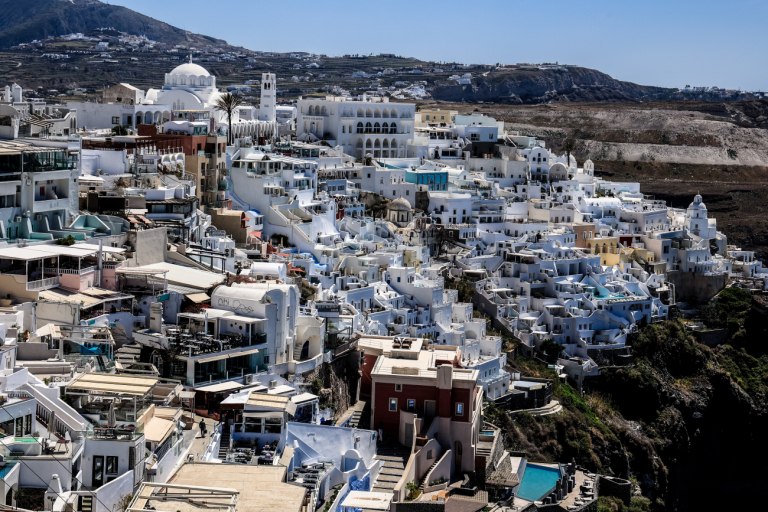 Κεφαλογιάννη: Αύξηση αφίξεων και εσόδων στον τουρισμό το πρώτο εξάμηνο - Οι σεισμοί στη Σαντορίνη επηρέασαν τις Κυκλάδες