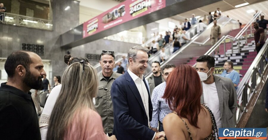 Επίσκεψη του Κ. Μητσοτάκη στον σταθμό του Μετρό στο Σύνταγμα