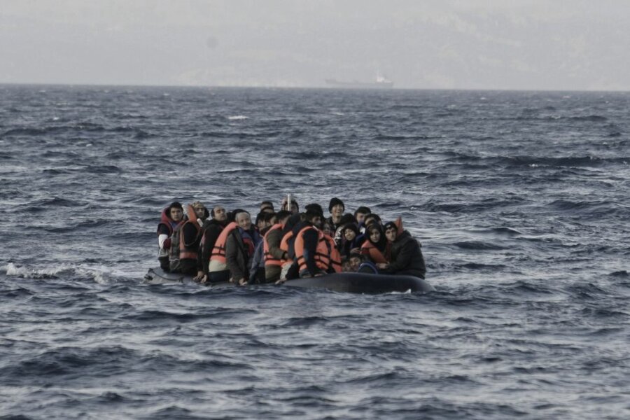 Κάμψη καταγράφεται στη μη νόμιμη μετανάστευση προς την ΕΕ