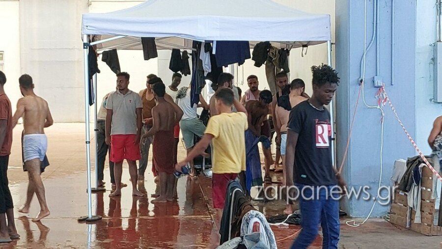 Κρήτη: Νέες καραβιές με μετανάστες - Ξεχασμένοι σε πρόχειρους χώρους και συνθήκες εξαθλίωσης όσοι φτάνουν