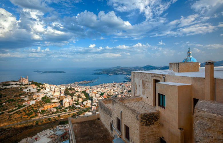 Η «διαχρονική βασίλισσα των Κυκλάδων» σύμφωνα με ισπανικό μέσο – News.gr