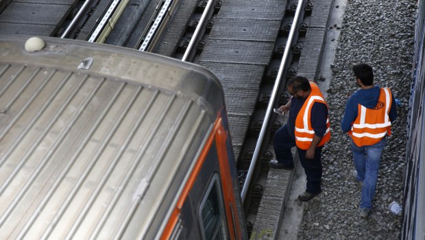 Άνθρωπος έπεσε στις γραμμές του ΗΣΑΠ