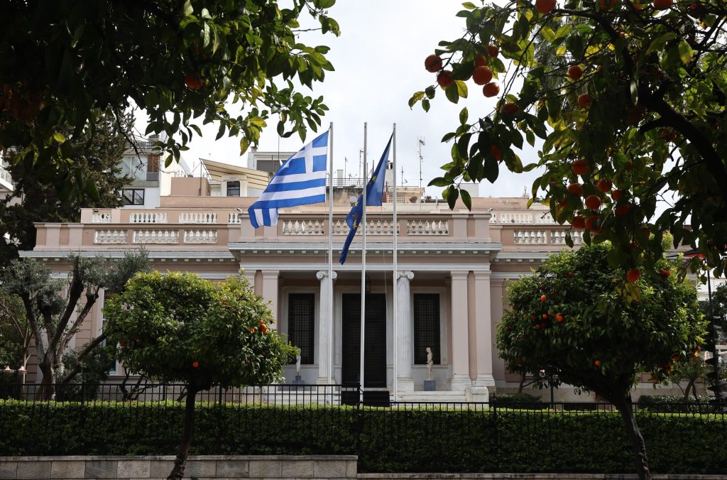 Μέγαρο Μαξίμου: Στον κλοιό του ΟΠΕΚΕΠΕ