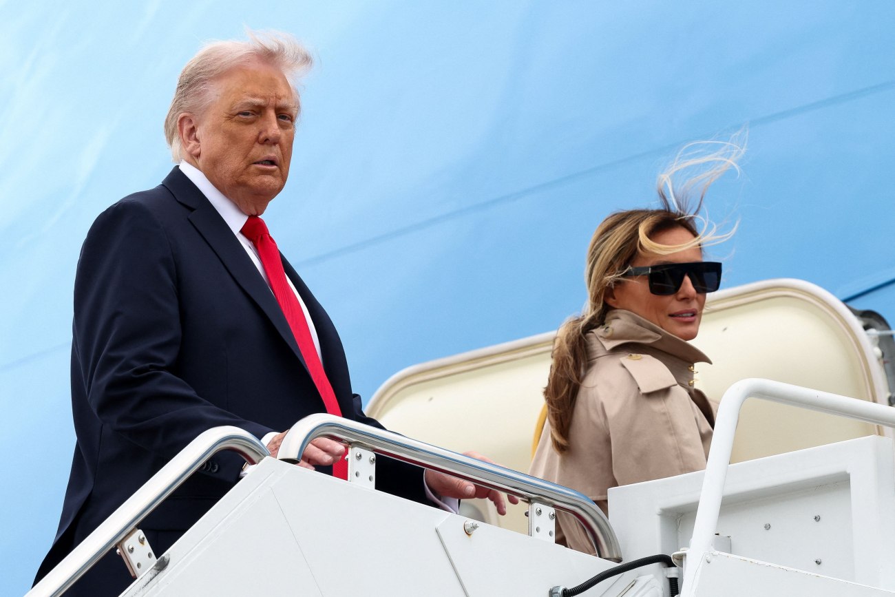 Ο Τραμπ μηνύει τους New York Times και εκδοτικό οίκο για 15 δισ. δολάρια