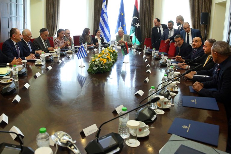 Αθήνα και Τρίπολη ξεκινούν διάλογο για οριοθέτηση ΑΟΖ – Τι συζήτησαν Γεραπετρίτης – αλ Μπάουρ