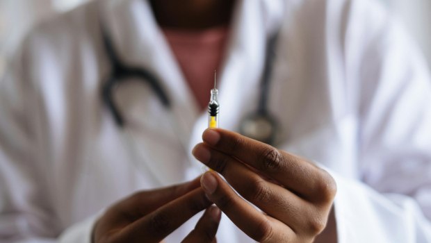 ΗΠΑ: Σάλος με τις αλλαγές στο εμβολιαστικό πρόγραμμα των παιδιών με τις ευλογίες του Κένεντι Τζούνιορ