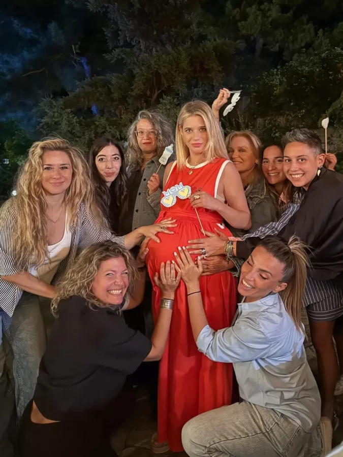 Τζένη Θεωνά – Δήμος Αναστασιάδης: Το baby shower party λίγο πριν τη γέννηση του δεύτερου παιδιού τους