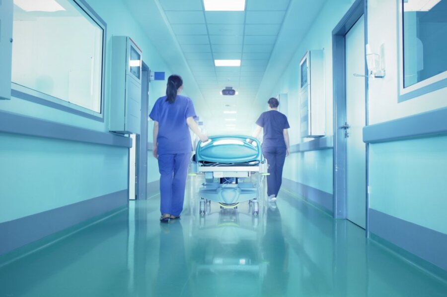 ιατρικό προσωπικό διάδρομος νοσοκομείου