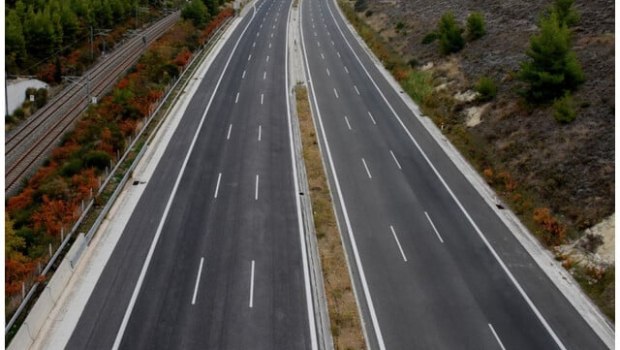 Θήβα: Συνελήφθησαν πέντε άτομα που πετούσαν πέτρες σε διερχόμενα οχήματα στην εθνική οδό