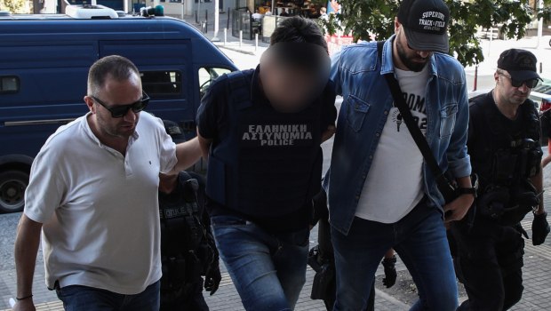 Θεσσαλονίκη: «Να τον απαλλάξουν, ο γιος μου είναι καλό παιδί», λέει ο πατέρας του αδελφοκτόνου