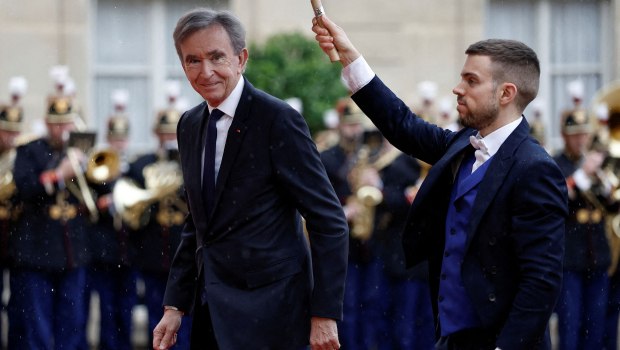 Μπερνάρ Αρνό: Ο πλουσιότερος Γάλλος καταδικάζει τη φορολόγηση των δισεκατομμυριούχων