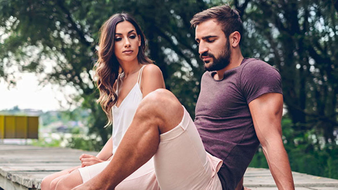 Το σημάδι που δείχνει σίγουρα ότι το ταίρι σου σκέφτεται να χωρίσει μαζί σου