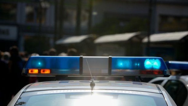 Πάτρα: Αστυνομικός εμβόλισε το αυτοκίνητο του αδελφού του, τον χτύπησε με λοστό και εξαφανίστηκε