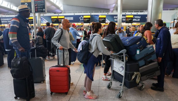 Βρετανία: Συνελήφθη 40χρονος για την κυβερνοεπίθεση στο Χίθροου και άλλα μεγάλα αεροδρόμια