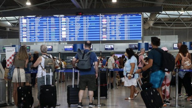 Ελ. Βενιζέλος: Τι θα γίνει με τους ελεγκτές εναέριας κυκλοφορίας