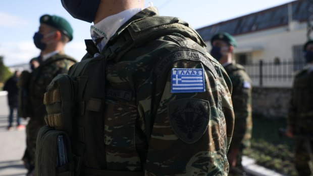 Στρατιωτική θητεία: Σχέδιο επιβράβευσης για όσους κατατάσσονται αμέσως μετά το λύκειο